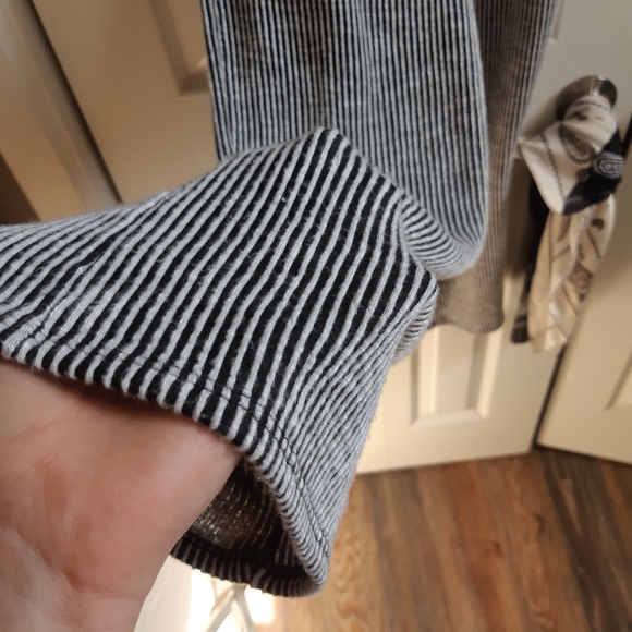 mid length jumpsuit - Picture 3 of 4